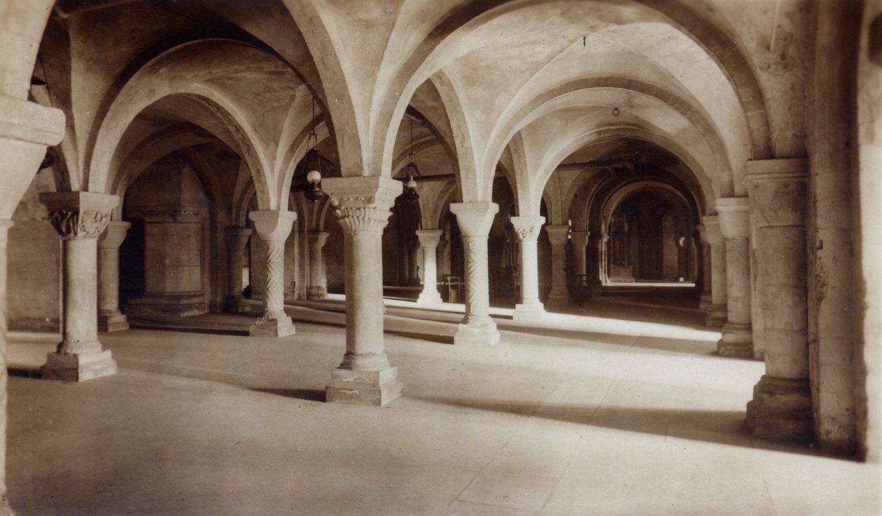 Krypta v Canterburské katedrále, kolem roku 1920 od English Photographer