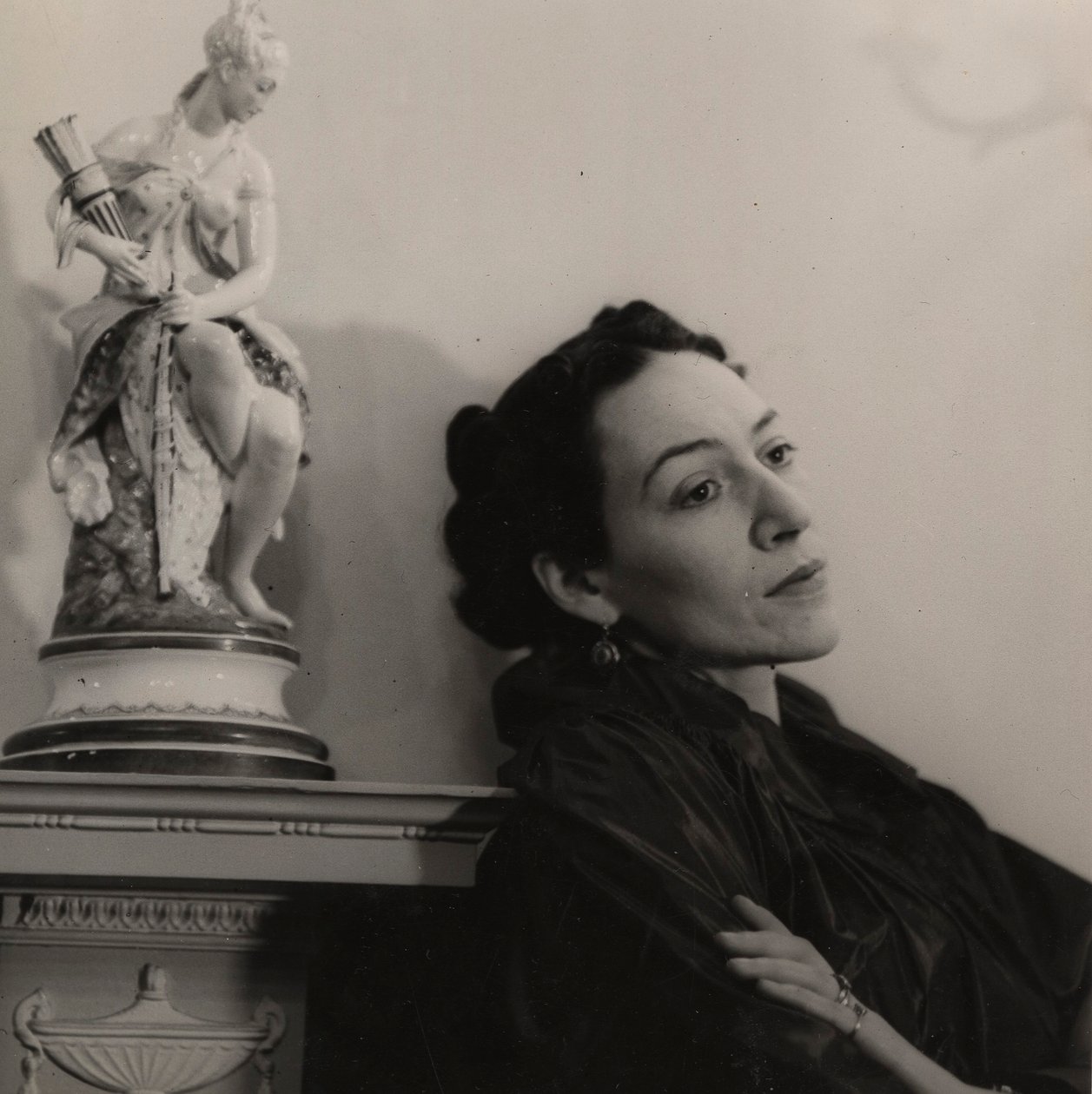 Doris Langley Moore, 40. léta 20. století od English Photographer