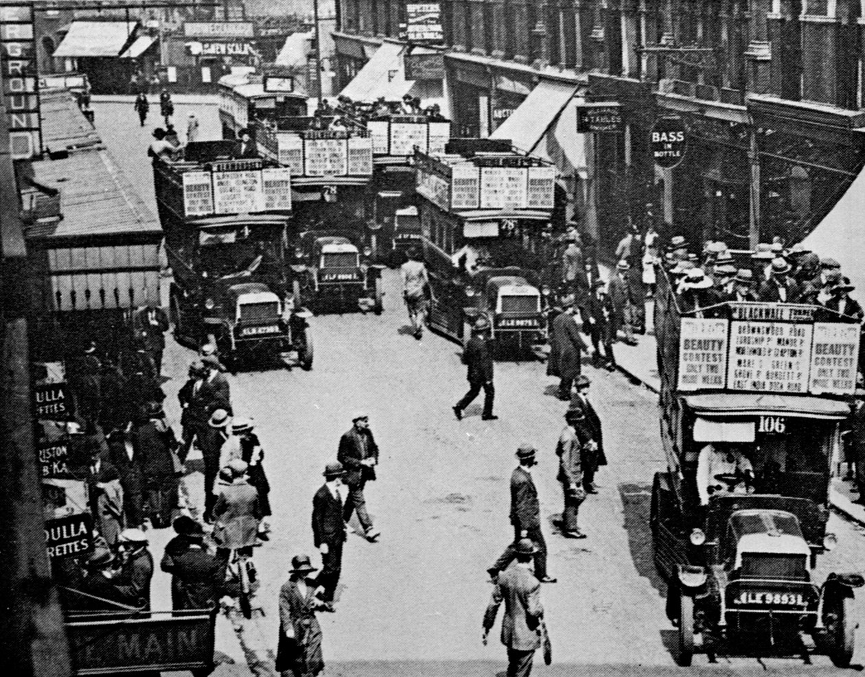 Stanice Finsbury Park, kolem roku 1923 od English Photographer