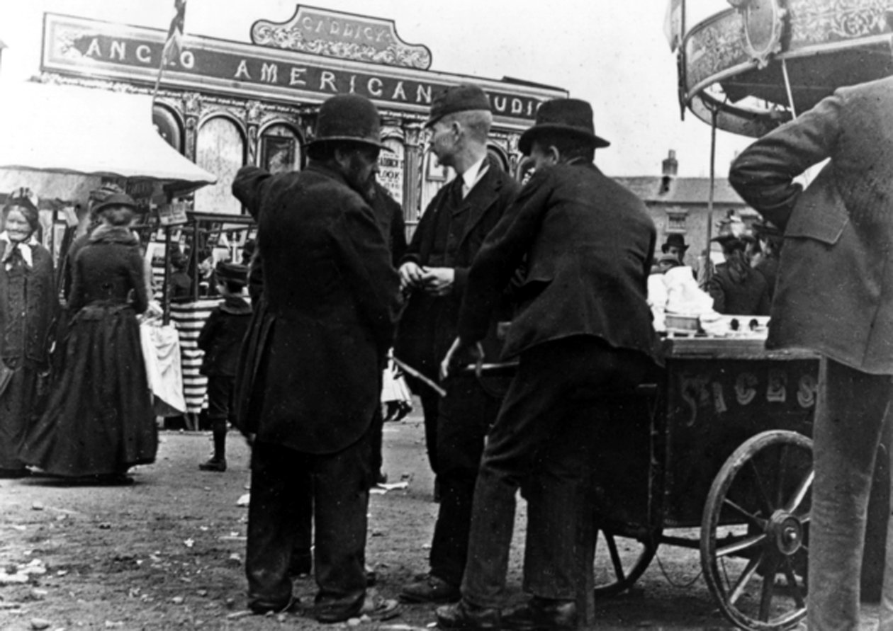 Lunapark na Market Street, Kidderminster, 1900 od English Photographer