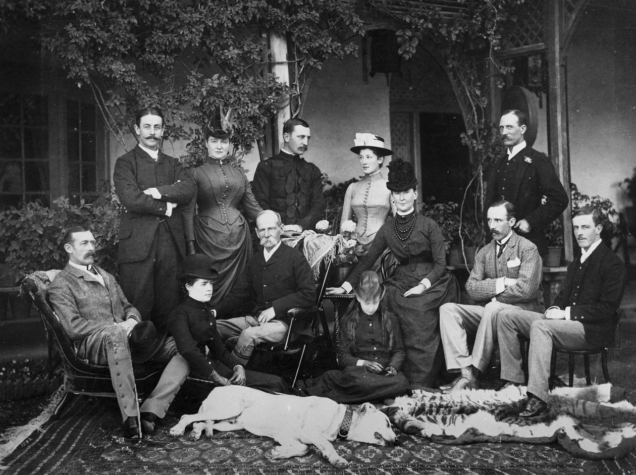 Skupina ve Vice Regal Lodge, Indie, c.1875-80 od English Photographer
