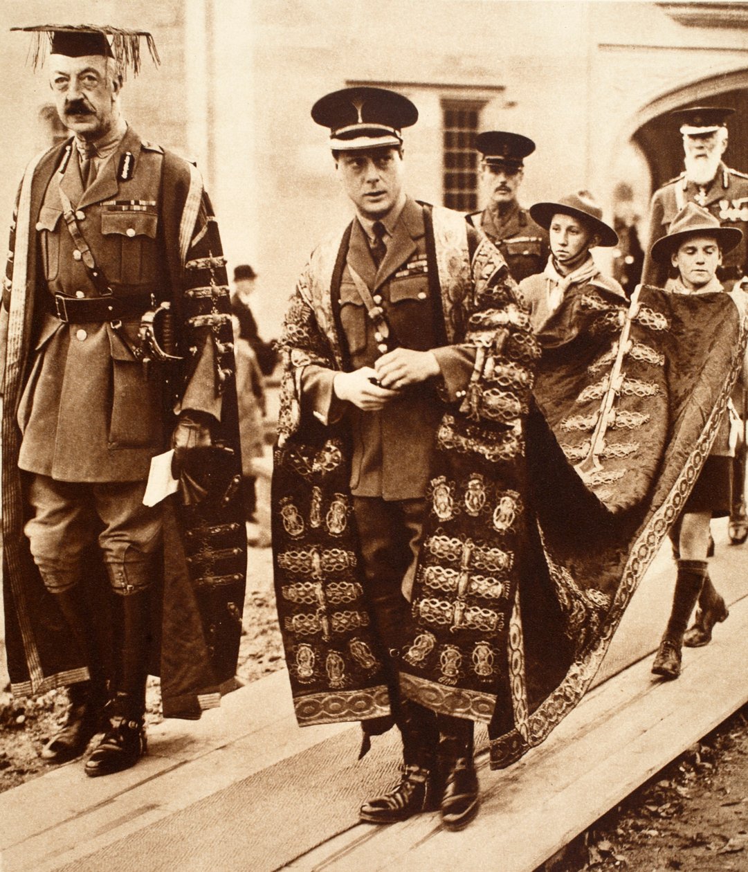 Král Edward VIII jako kancléř University of Wales, Bangor, 1923 od English Photographer