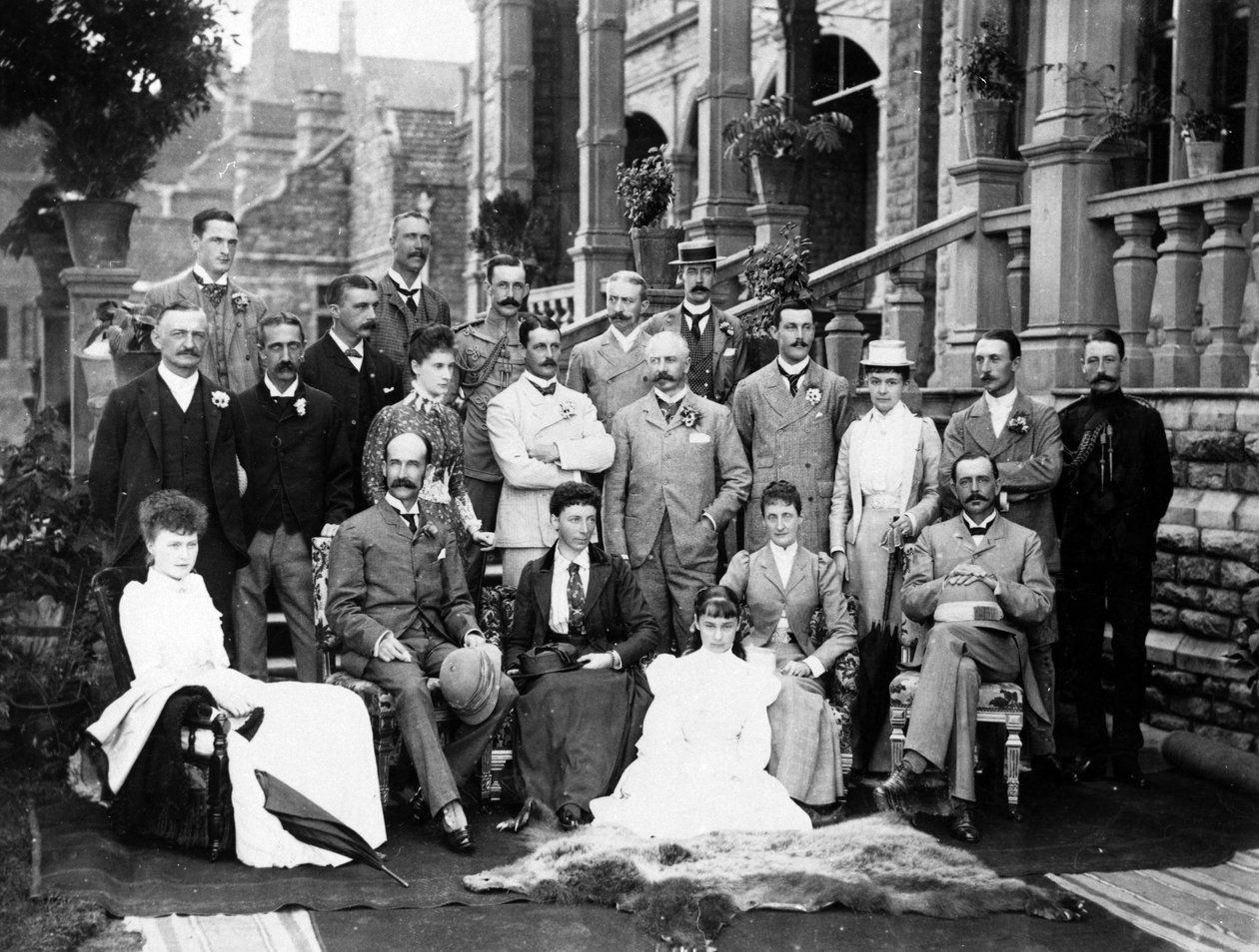 Lord a Lady Lansdowne se zaměstnanci a přáteli ve Viceregal Lodge, Shimla, kolem 1888-94 od English Photographer
