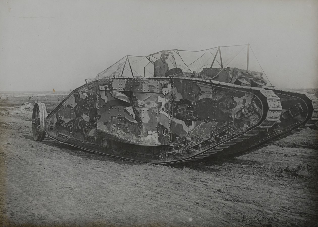 Tank Mk 1 během výcviku v Elveden, Suffolk, 1916 od English Photographer