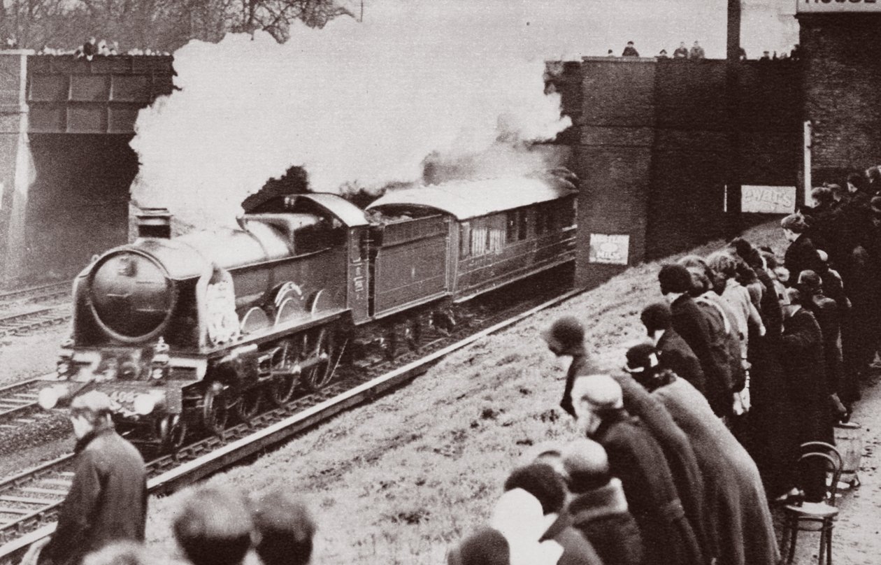 Na cestě do Windsoru, tělo George Vs na cestě k místu posledního odpočinku ve Windsoru, 1936 od English Photographer