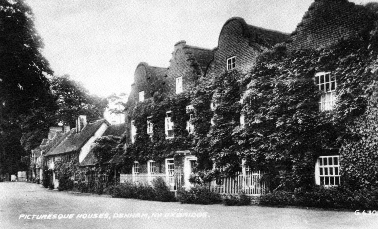 Malebné domy, Denham, poblíž Uxbridge od English Photographer