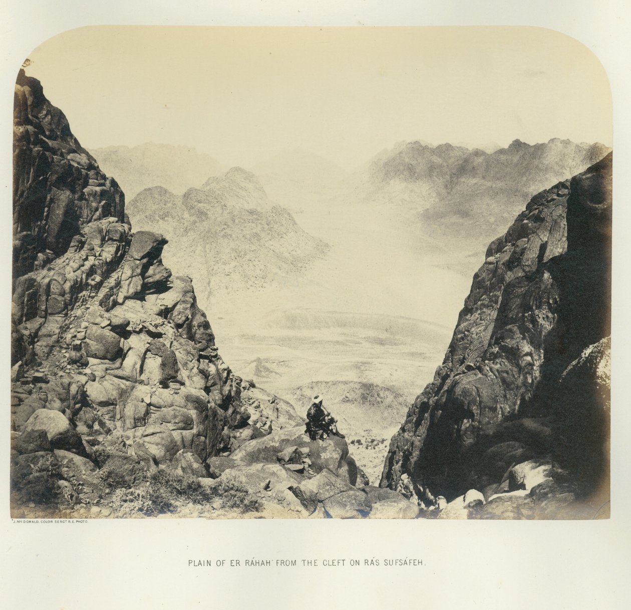 Planina Er Rahah z rozsedliny na Ras Sufsafeh, 1867 od English Photographer