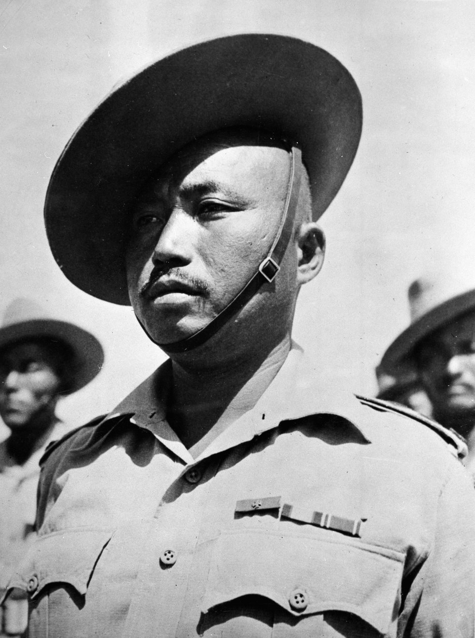 Portrét Subedara Lal Bahadur Thapa, 1. prapor v 2. Gorkha Rifles od English Photographer