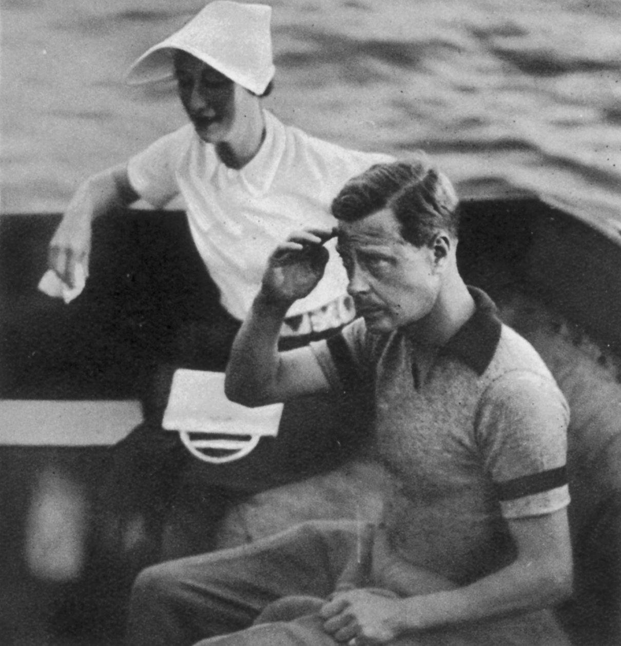 Princ Edward a Wallis Warfield Simpson během královské plavby v roce 1936 od English Photographer