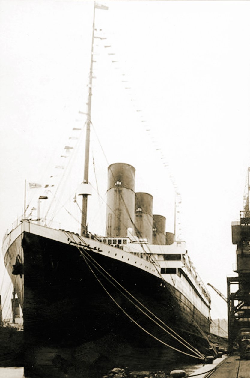 RMS Titanic odlétá ze Southamptonu na svou první plavbu, 5. dubna 1912 od English Photographer