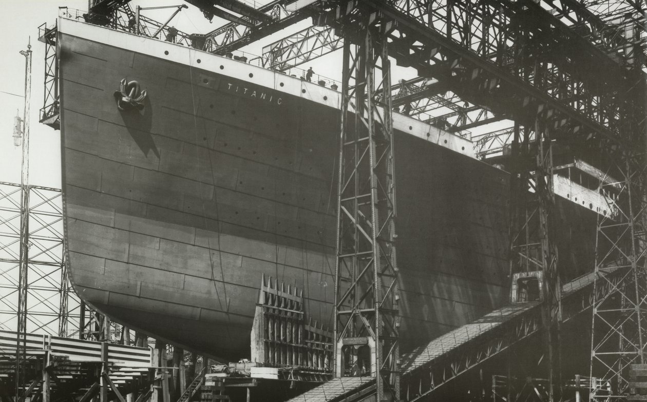 RMS Titanic se blíží ke spuštění na vodu, 05. ledna 1911 od English Photographer