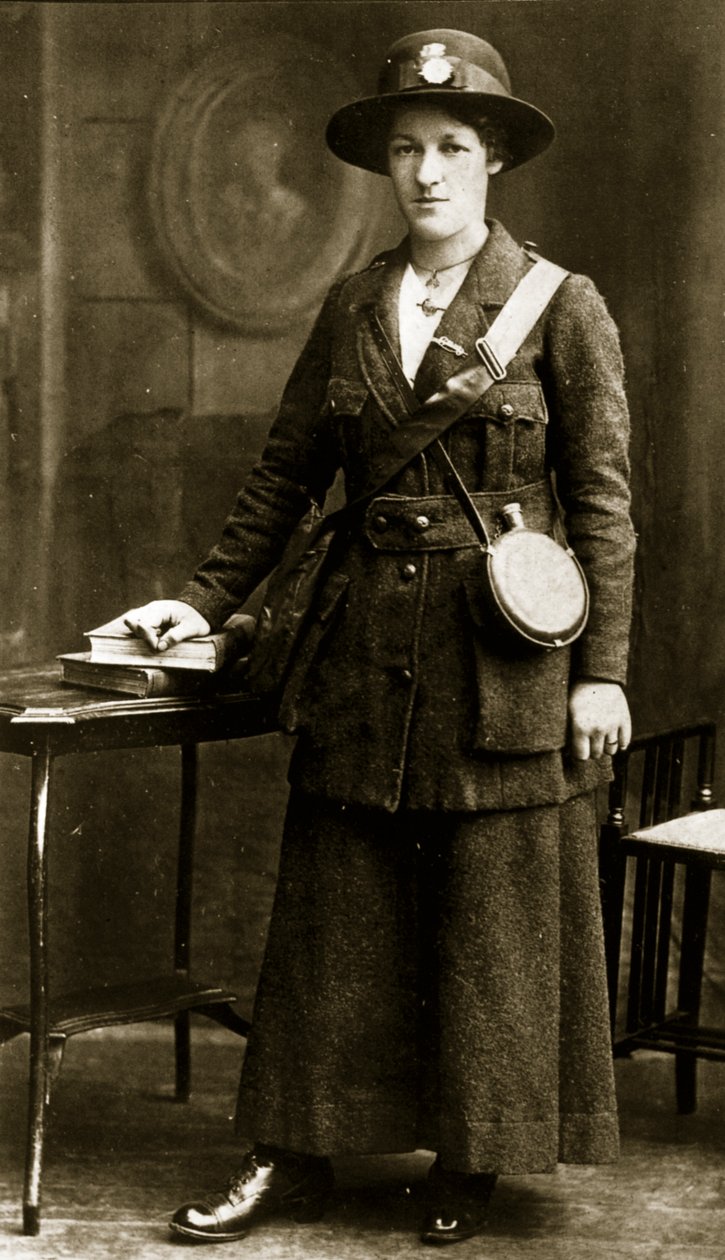 Rose McNamara v uniformě Cumann na mBan (sépiová fotografie) od English Photographer