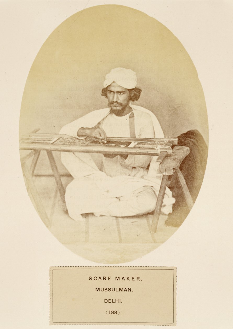 Výrobce šátků, Mussulman, Dillí, z The People of India, od J. Forbes Watson, vydáno 1868 (tisk alba) od English Photographer