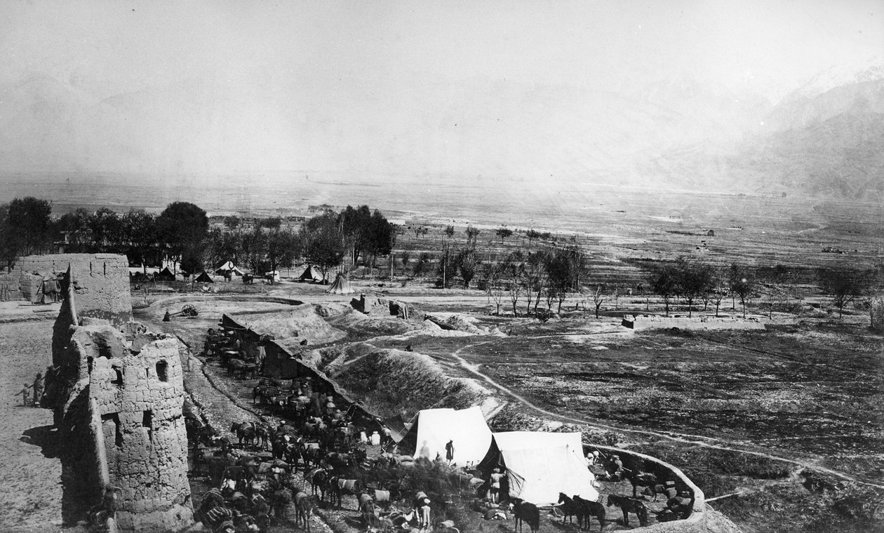 Scéna z vojenského tábora během druhé anglo-afghánské války, 1878-80 od English Photographer