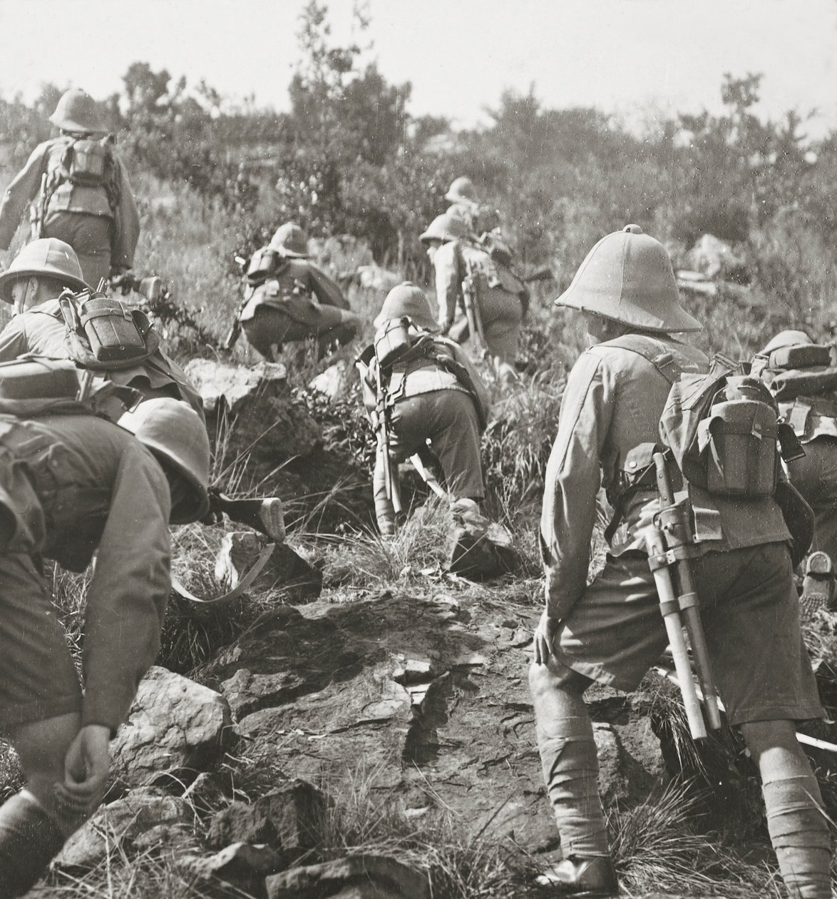 Skauti prožívají cestu lesy východní Afriky od English Photographer