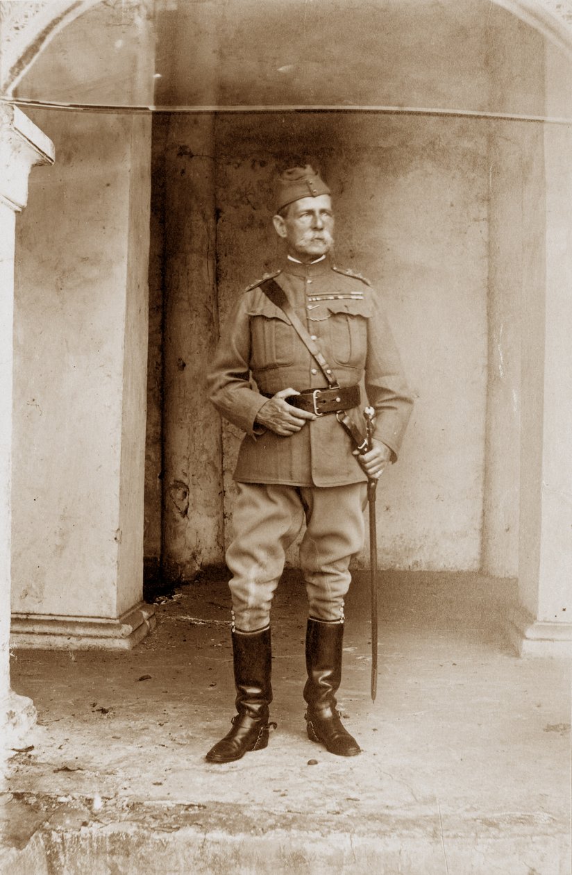 Sir Fred, plukovník Laughton od English Photographer