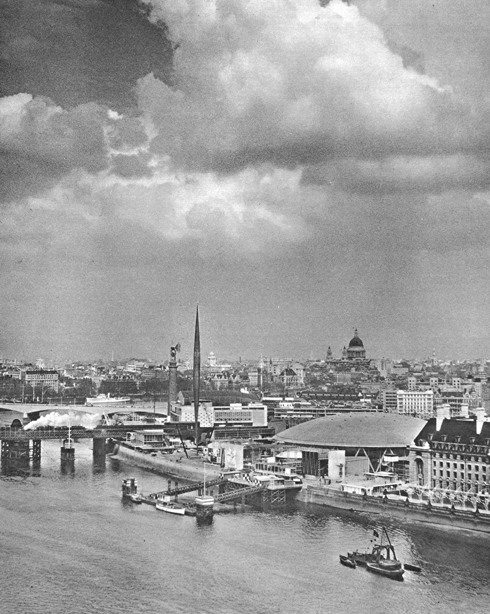 Southbank, 1951 od English Photographer