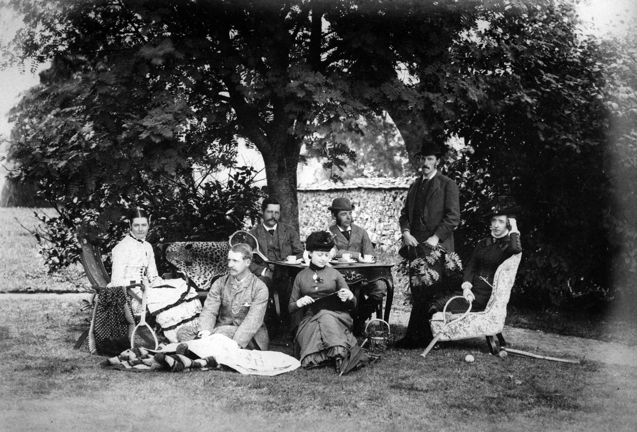 Čaj v zahradě, kolem roku 1890 od English Photographer