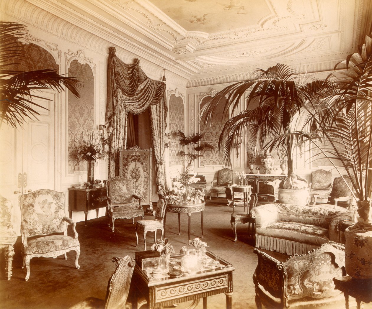 The Drawing Room na adrese 17 Grosvenor Place, Londýn od English Photographer
