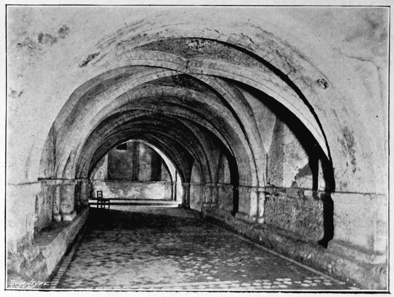 The Nave of the Crypt, from the West Door, St. Johns Church, Clerkenwell, from The Order of the Hospital of St. John of Jerusalem od W.K.R. Bedford a Richard Holbeche, 1902 od English Photographer