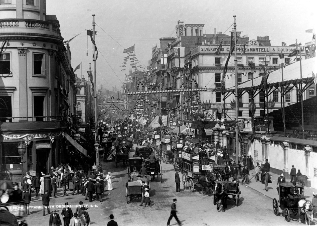 The Strand, Londýn s jubilejními dekoracemi, 1897 od English Photographer