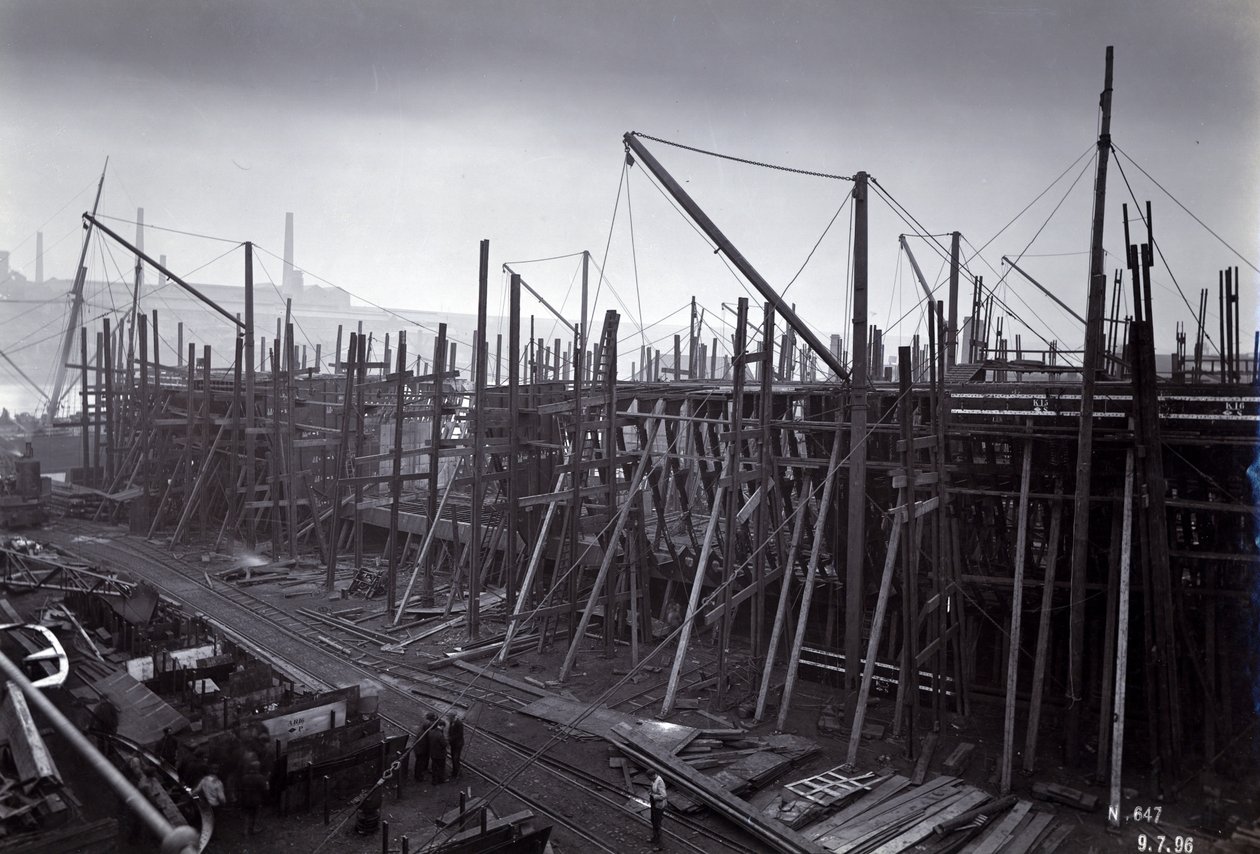 Ledoborný vlakový trajektový parník SS Baikal v rámu během stavby Sir W.G. Armstrong Mitchell and Co. Ltd., v loděnici Low Walker, Newcastle upon Tyne v roce 1896, Yard No. 647, Lake Baikal od English Photographer