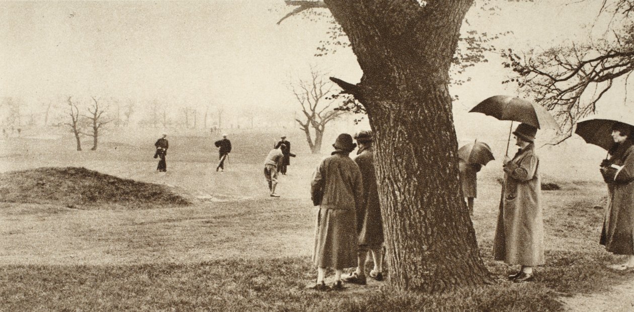 Devátý green na golfovém hřišti Tooting Bec, z Wonderful London, publikovaný v letech 1926-27 (hlubotisk) od English Photographer