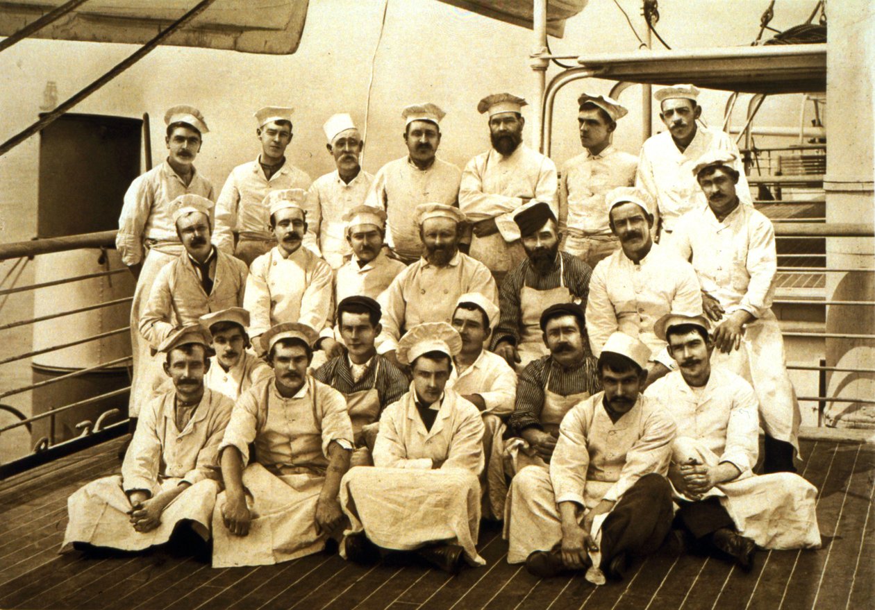 Lodní kuchaři na palubě R.M.S. Teutonic od English Photographer