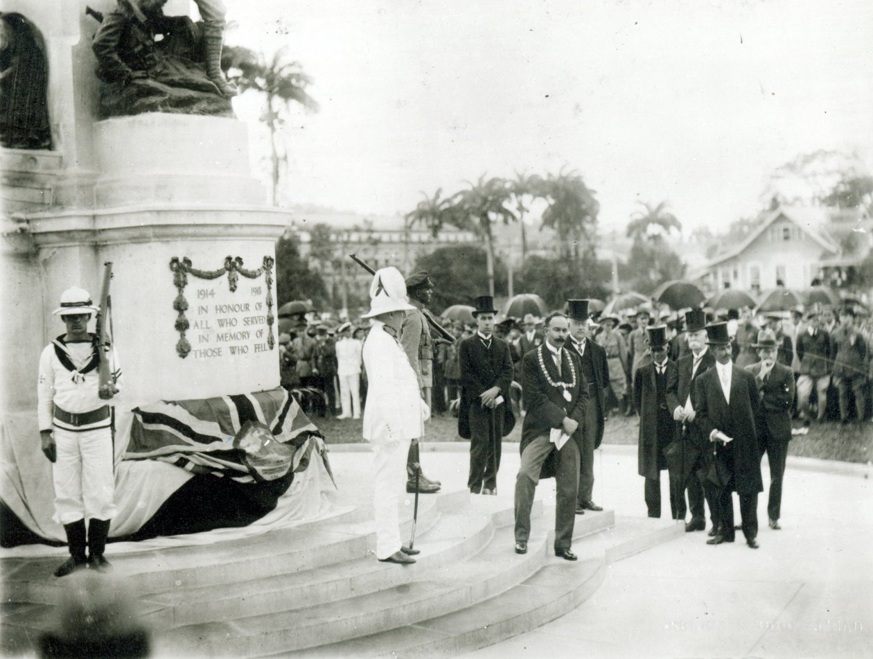 Odhalení válečného památníku, Port of Spain, Trinidad, 1920 od English Photographer