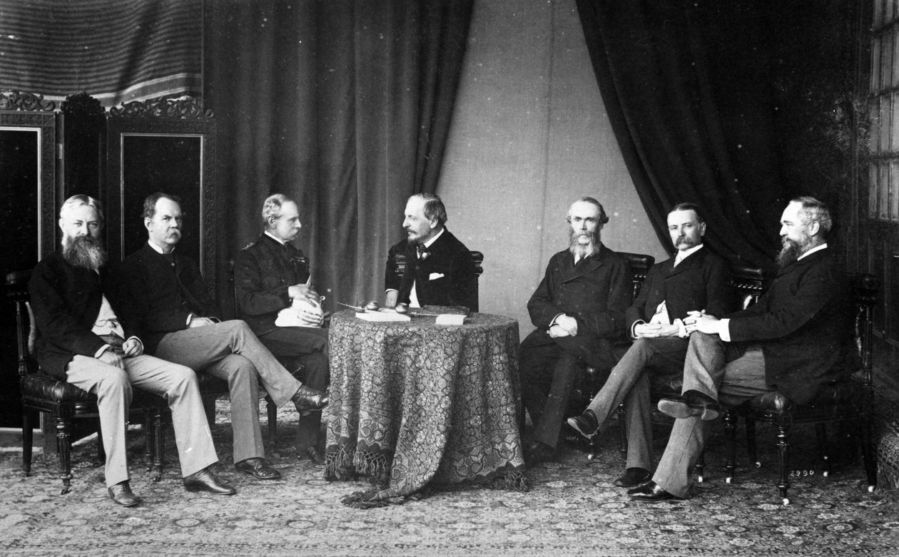 Místokrál lord Dufferin, lord Roberts z Kandaháru a právní zástupce, kolem 1884-88 od English Photographer