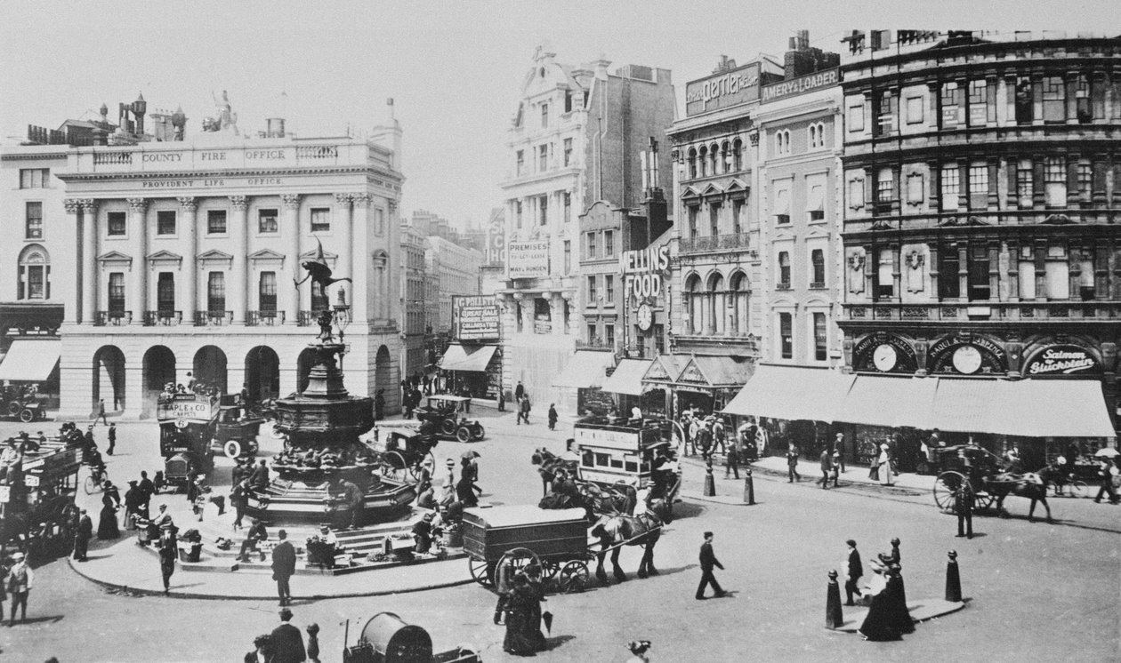 Pohled na Piccadilly Circus, c. 1900 od English Photographer
