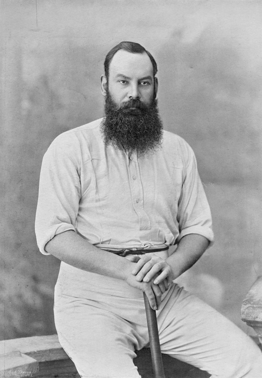 W.G. Grace, ze slavných hráčů kriketu a kriketových hřišť, publikoval Hudson a Kearns, 1895 od English Photographer