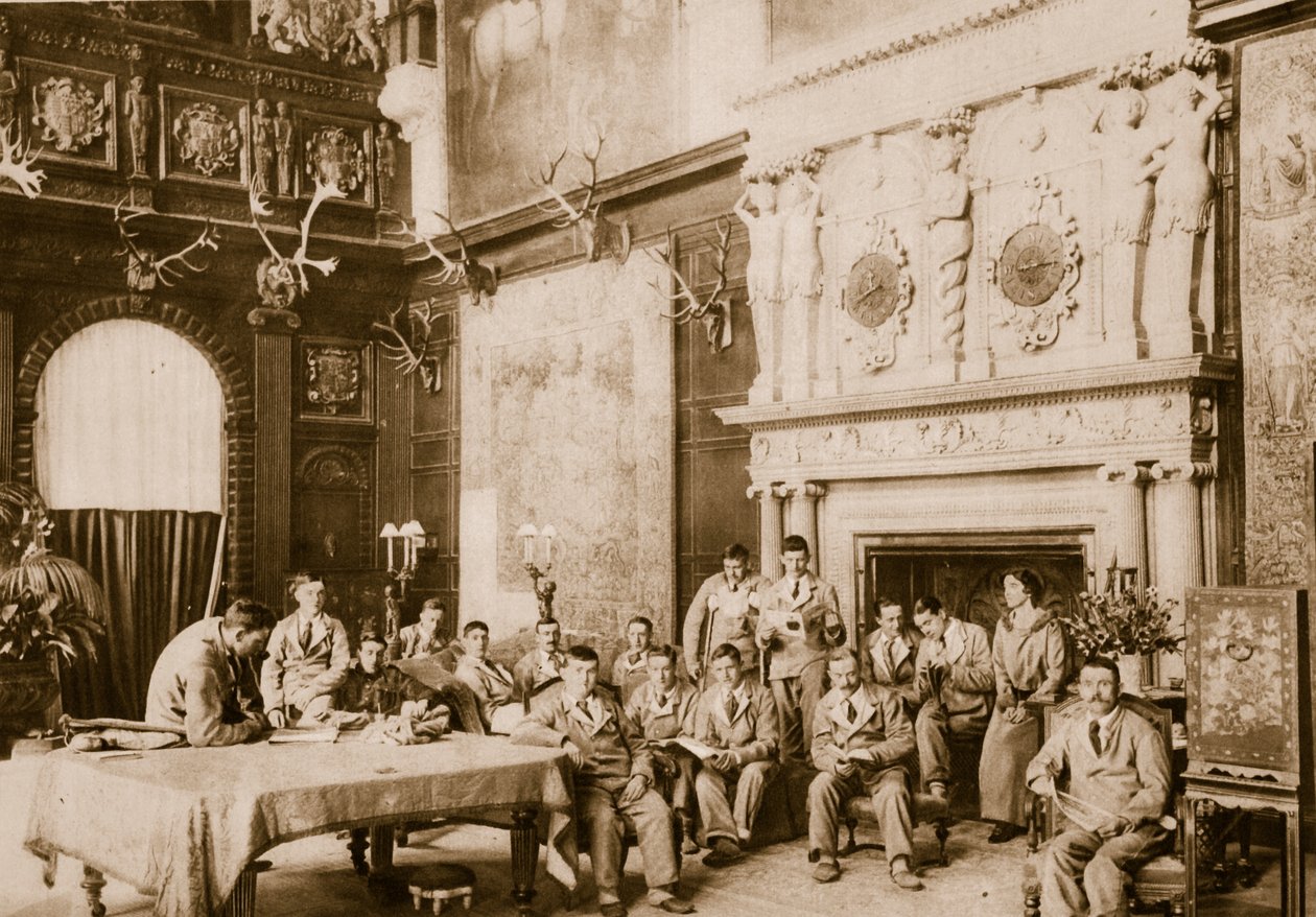 Přivítejte hosty v honosném sídle Anglie v letech 1914 až 1919 od English Photographer