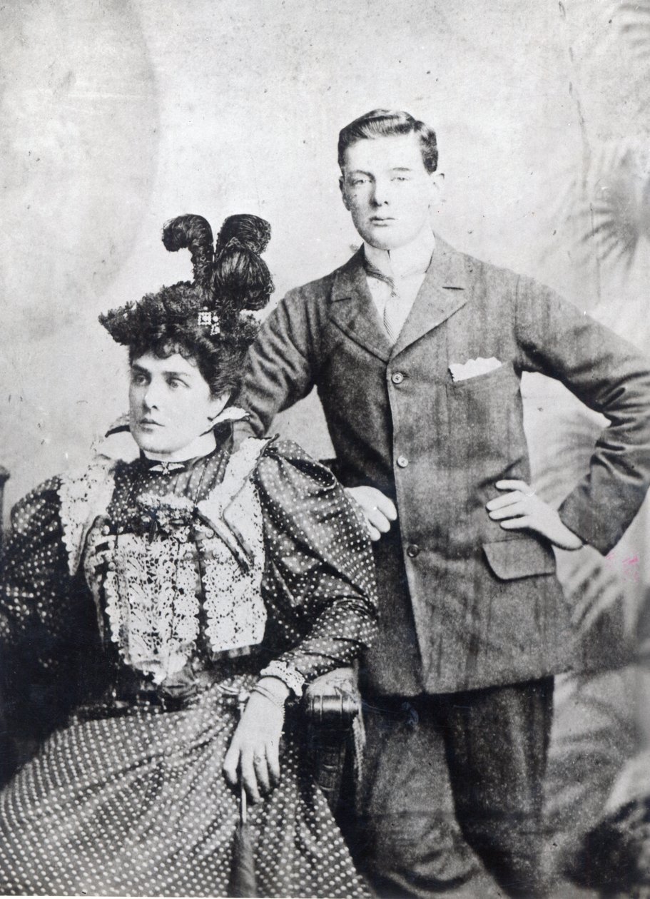 Winston Churchill se svou matkou, lady Randolph Churchill od English Photographer