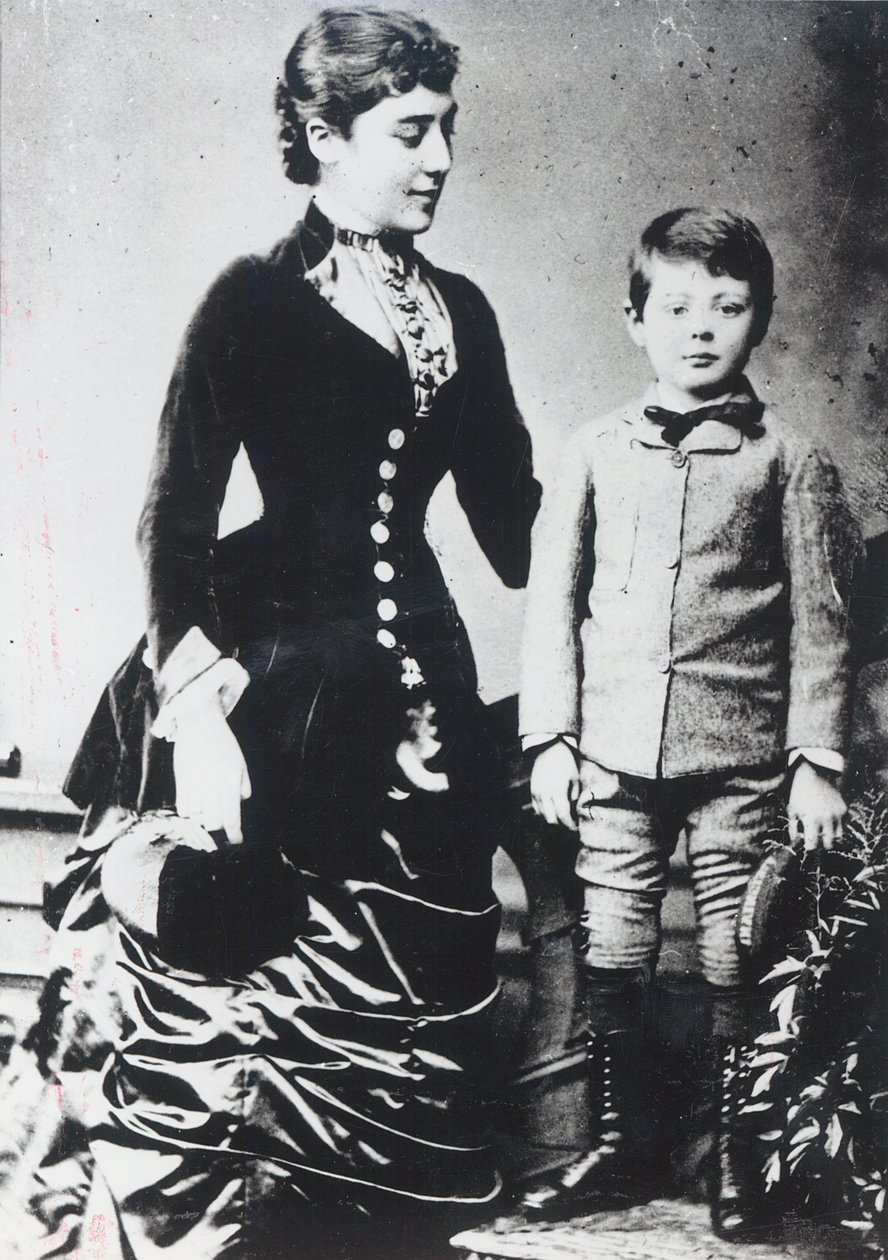 Winston Churchill se svou matkou, lady Randolph Churchill od English Photographer