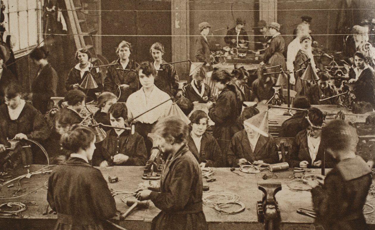 Dělnice v R.N. Letecká služba, 1914-1919 od English Photographer