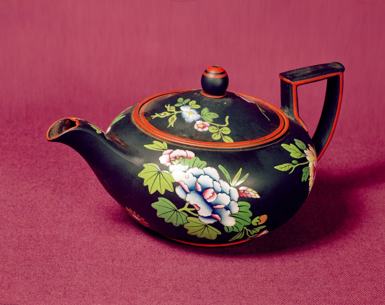 Černá čedičová konvice Wedgwood, smaltovaná s květinami, cca 1840-50 (kamenina) od English School