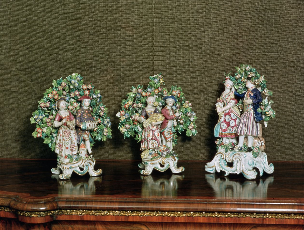 Porcelánové figurky s mašlí, 1761 (keramika) od English School
