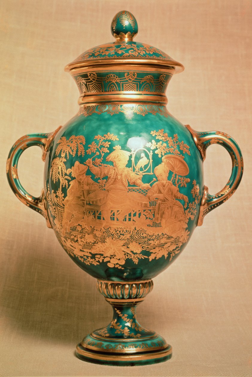 Chelsea váza a víko se zlaceným designem chinoiserie, období zlaté kotvy (1758-69) od English School