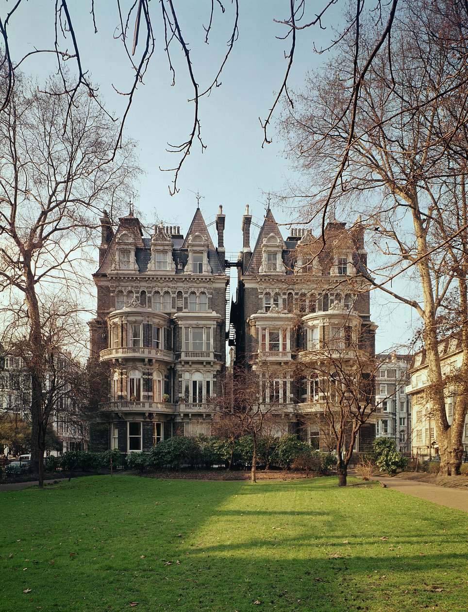Cornwall Gardens, SW7, postavený v roce 1850 od English School