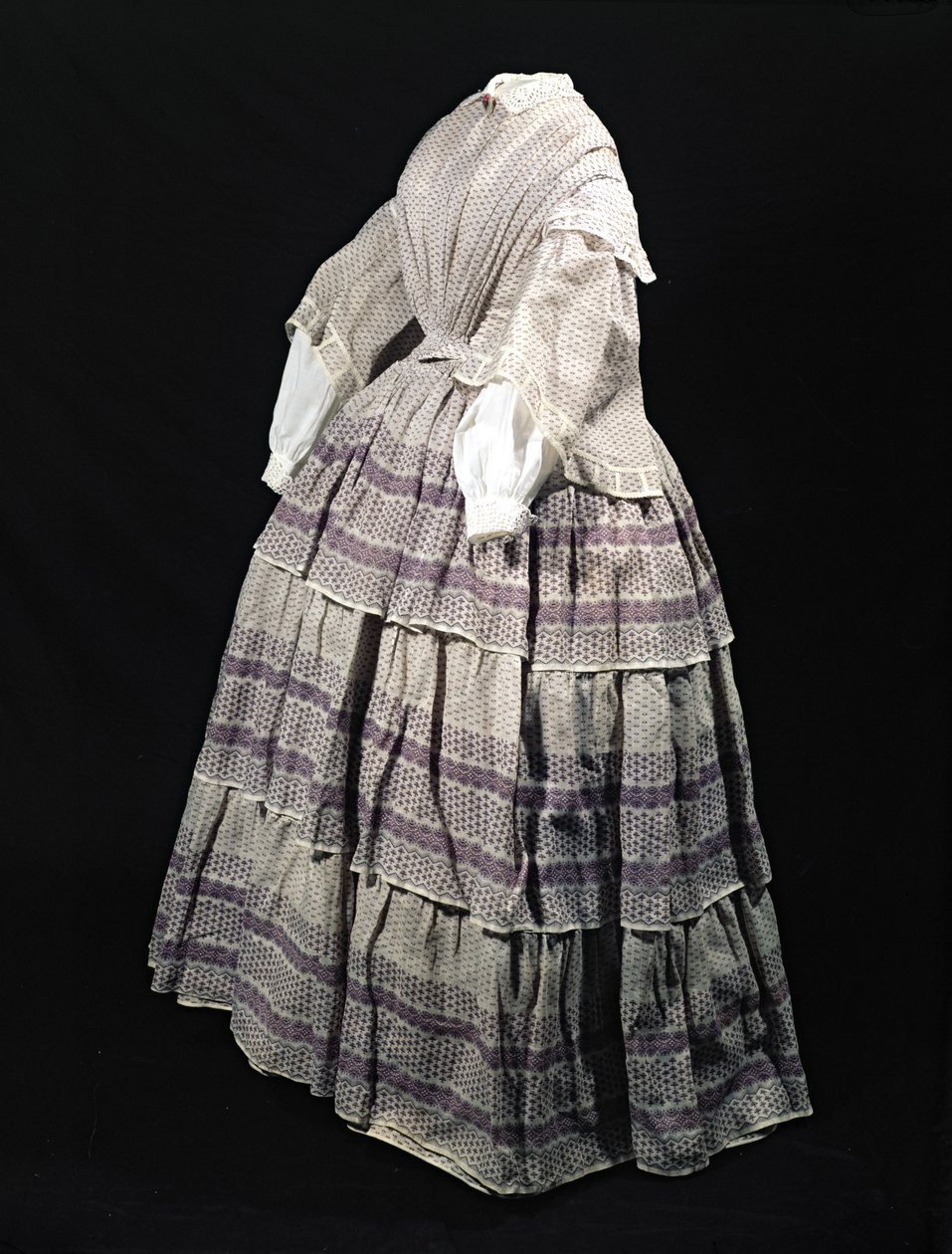 Krinolínové šaty, 1850-60 (tištěný mušelín) od English School