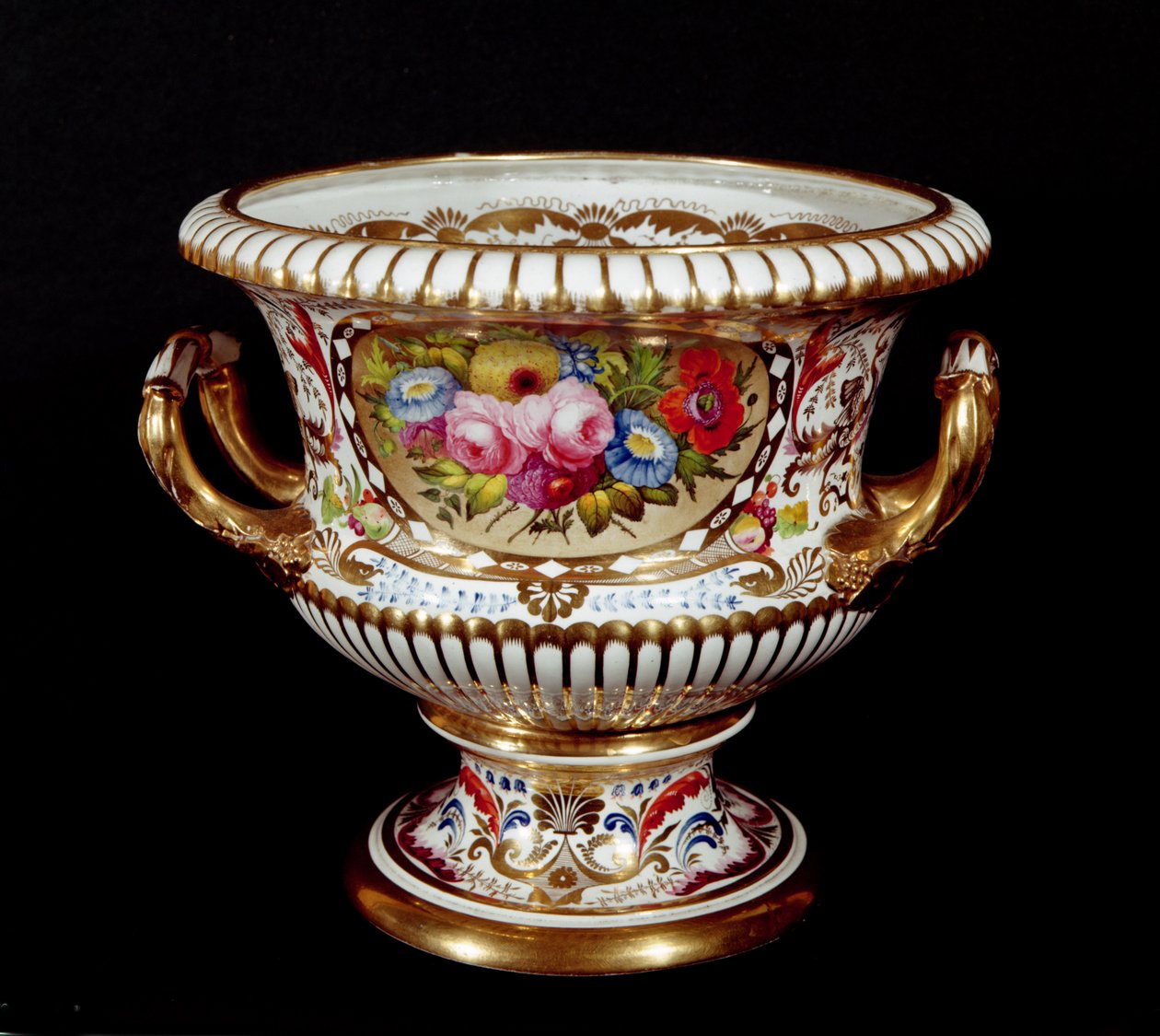 Ručně malovaná porcelánová urna z Derby, cca 1820 (porcelán) od English School