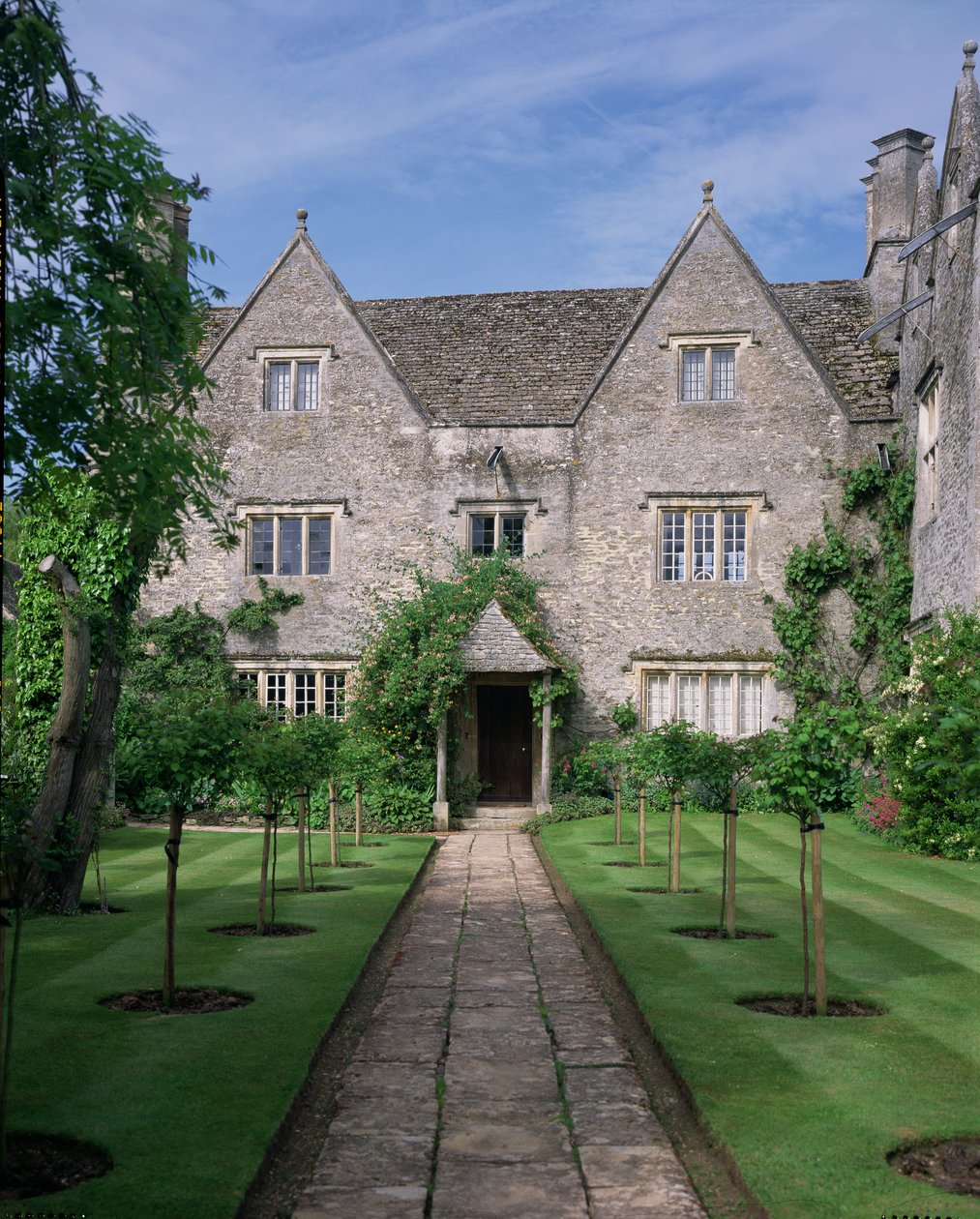 Kelmscott Manor od English School