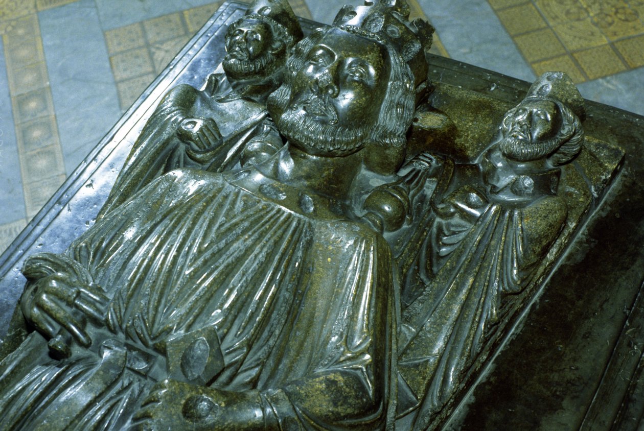 Hrob krále Jana se dvěma miniaturními postavami sv. Wulstana a sv. Oswalda, 1232 od English School