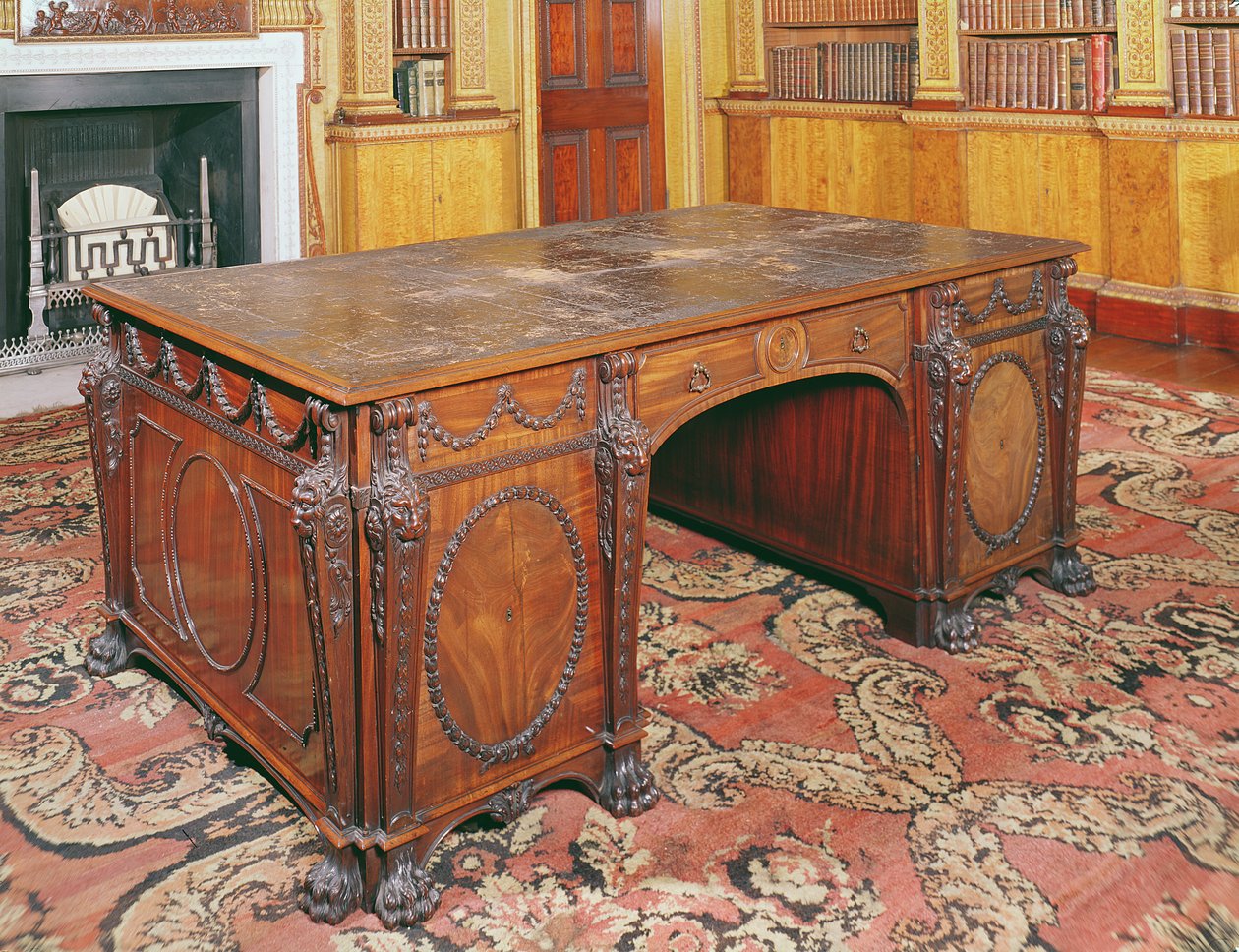 Knihovní stolek dodaný Thomasem Chippendale, 1767 od English School