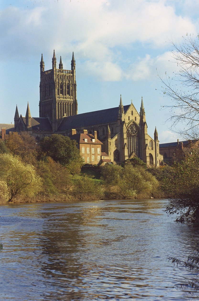 Severozápadní pohled z řeky Severn od English School