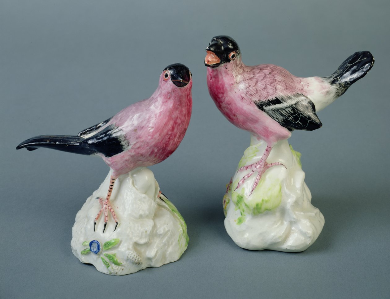 Pair of Bow bullfinches, 1755 (keramika) od English School