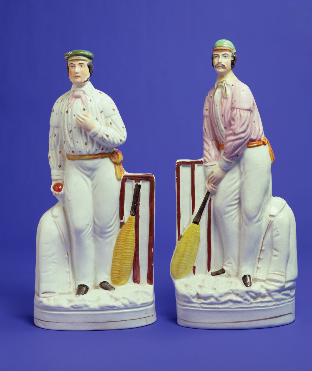 Dvojice hráčů kriketu ze Staffordshire, o kterých se tvrdí, že zastupují George Parr a Julius Caesar (keramika) od English School