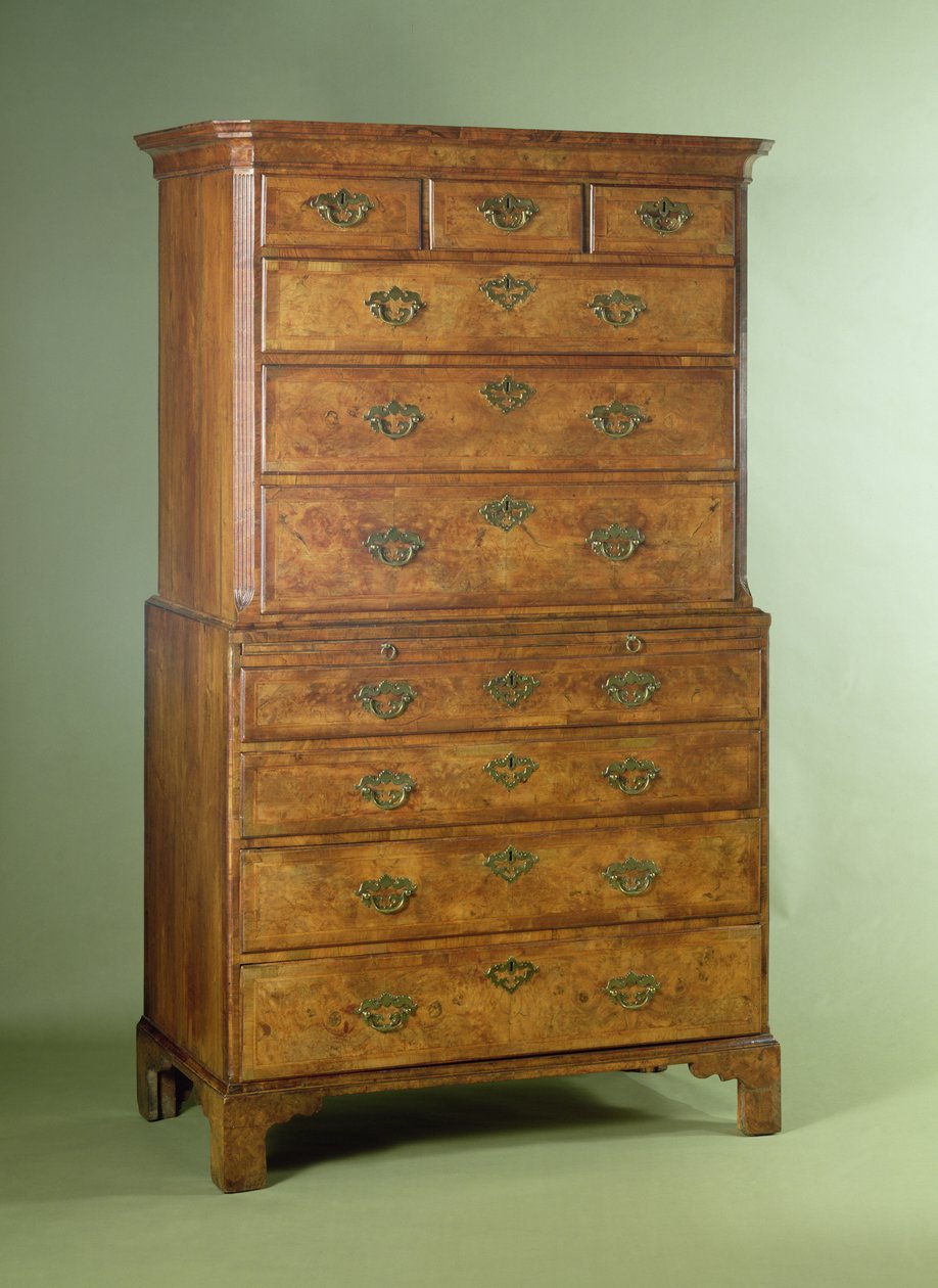 Queen Anne Walnut tallboy, počátek 18. století (walnut) od English School