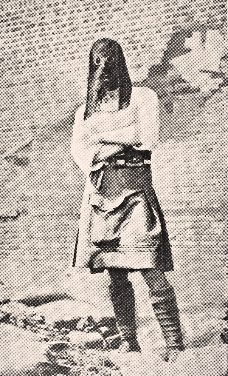 Skotský voják s plynovou maskou v roce 1915, z 